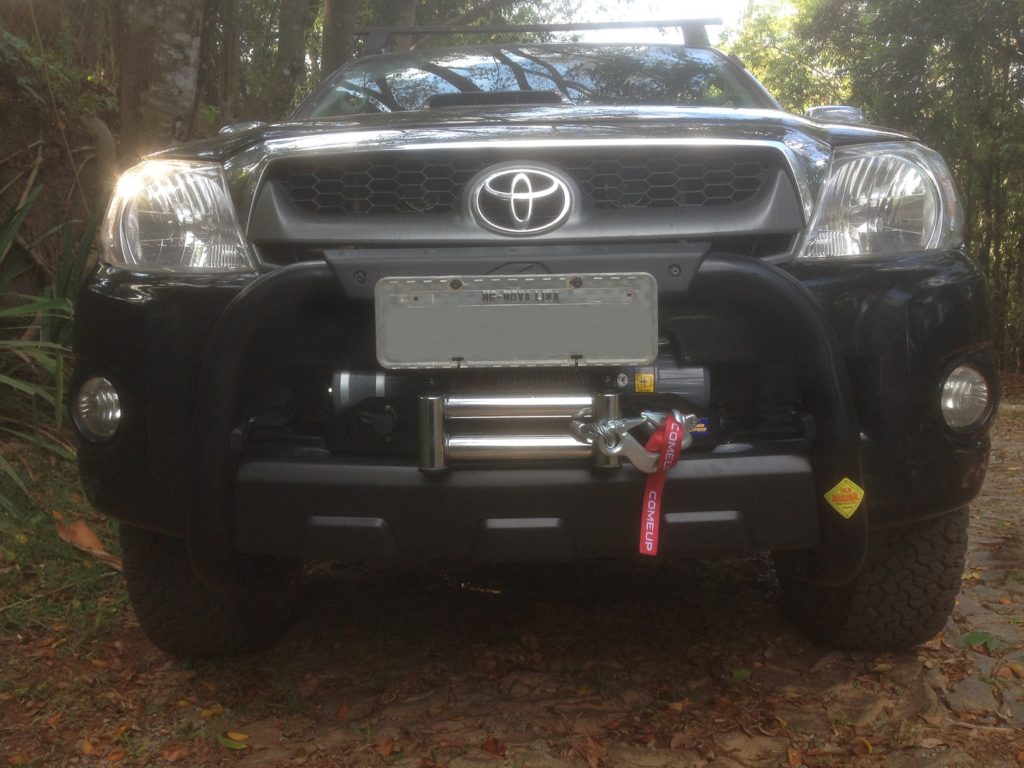 Suporte de Guincho Interno Warn Nova Toyota Hilux
