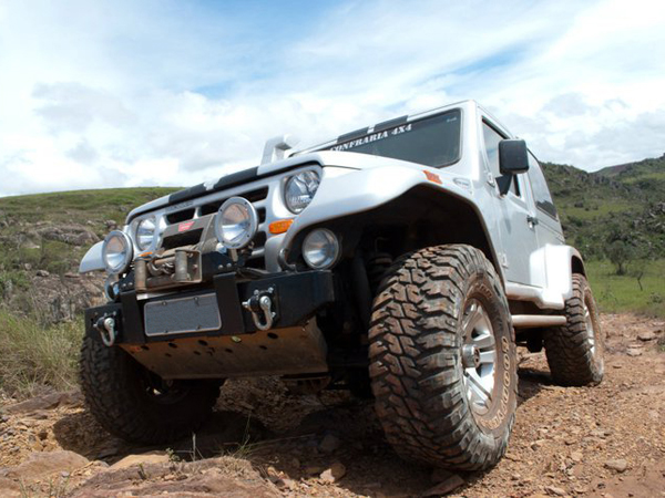 Suporte de Guincho Warn Troller T4 02 a 08
