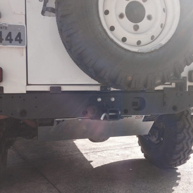 Engate traseiro removível LR Defender